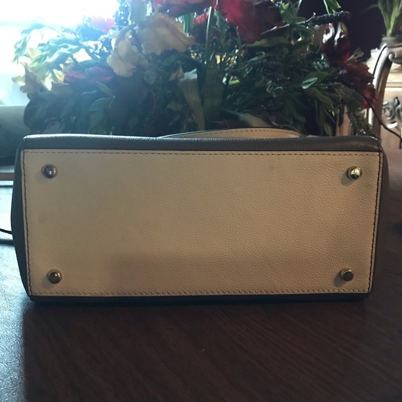 Excellent condition KATE SPADE purse - Picture 3 of 8